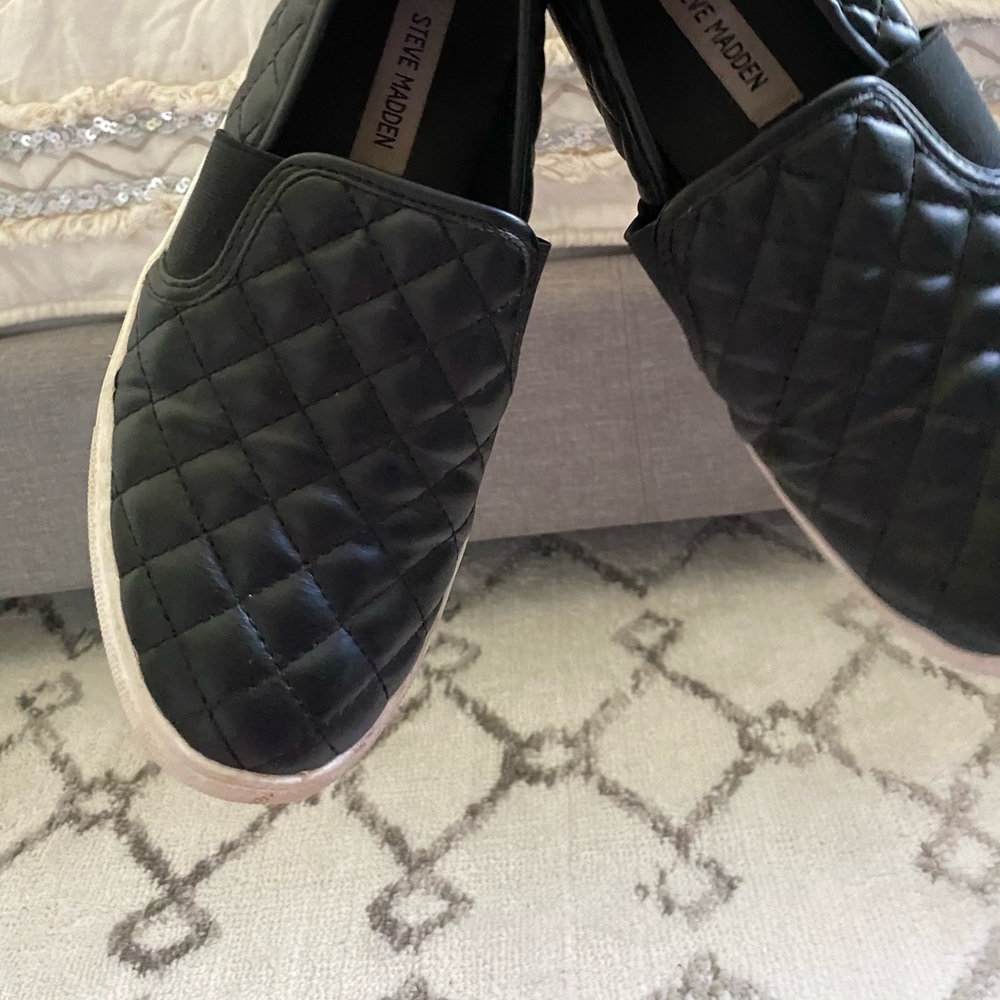 Steve Madden slip on shoes- black